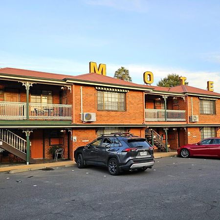 Poet'S Recall Motel Gundagai Bagian luar foto