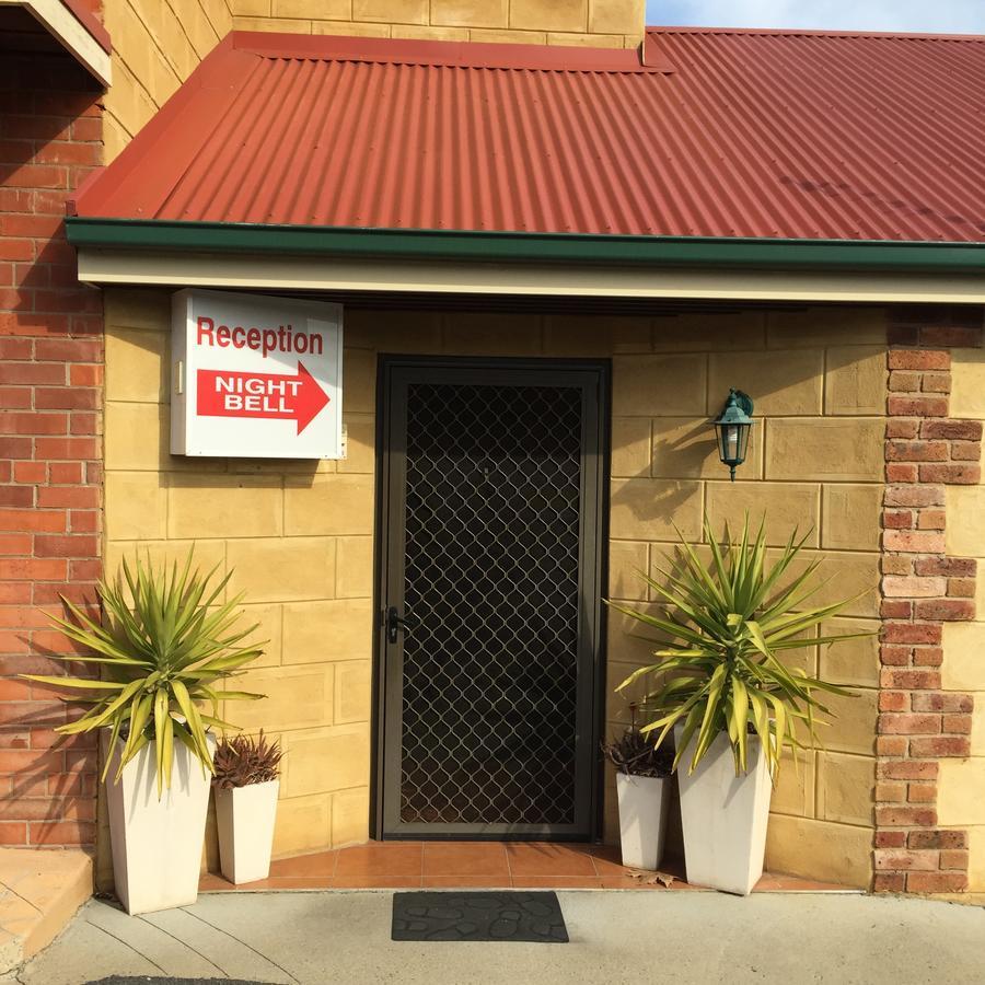 Poet'S Recall Motel Gundagai Bagian luar foto