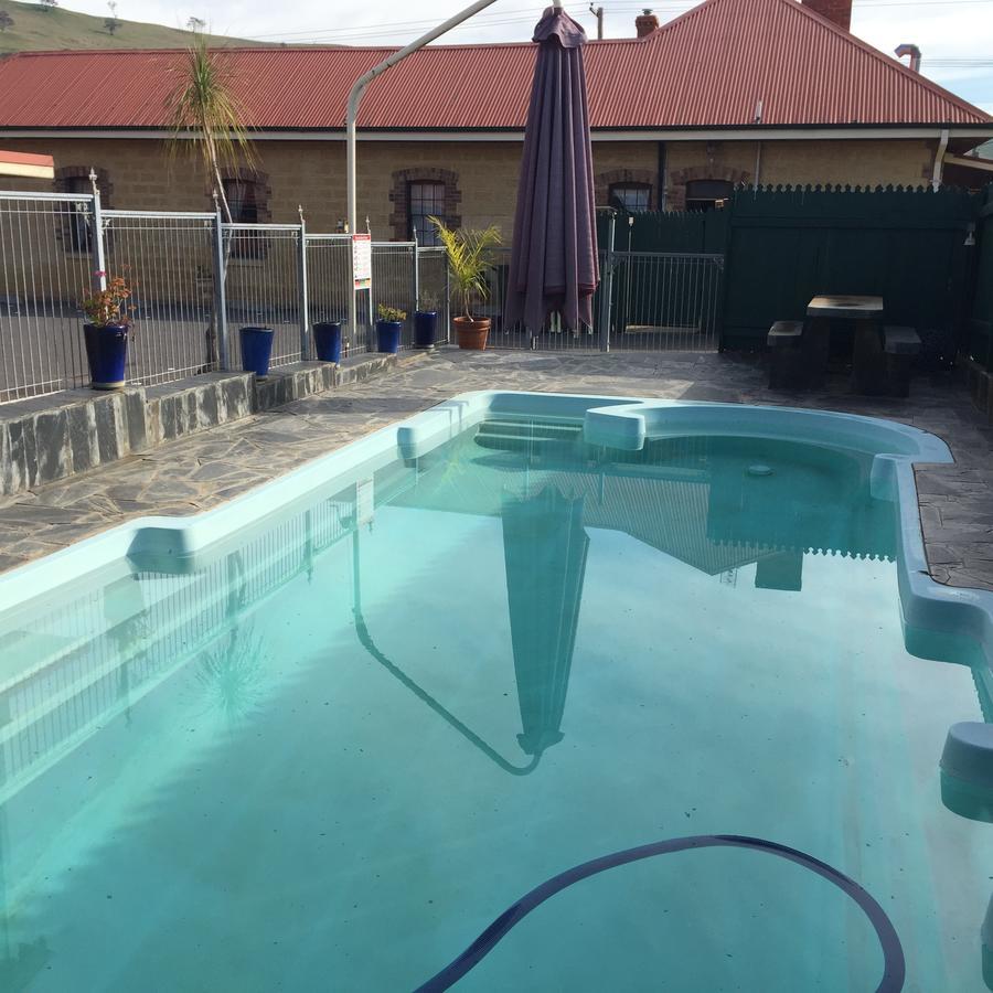Poet'S Recall Motel Gundagai Bagian luar foto