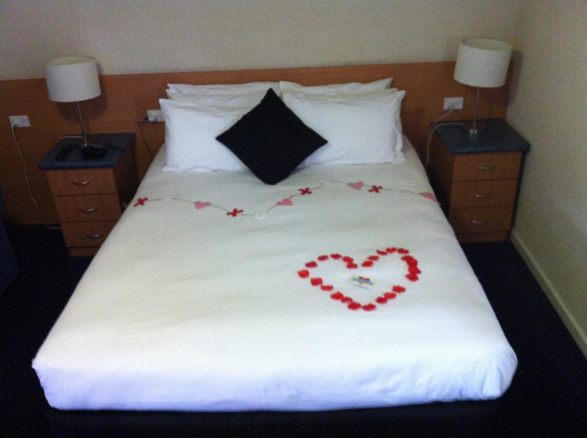 Poet'S Recall Motel Gundagai Bagian luar foto