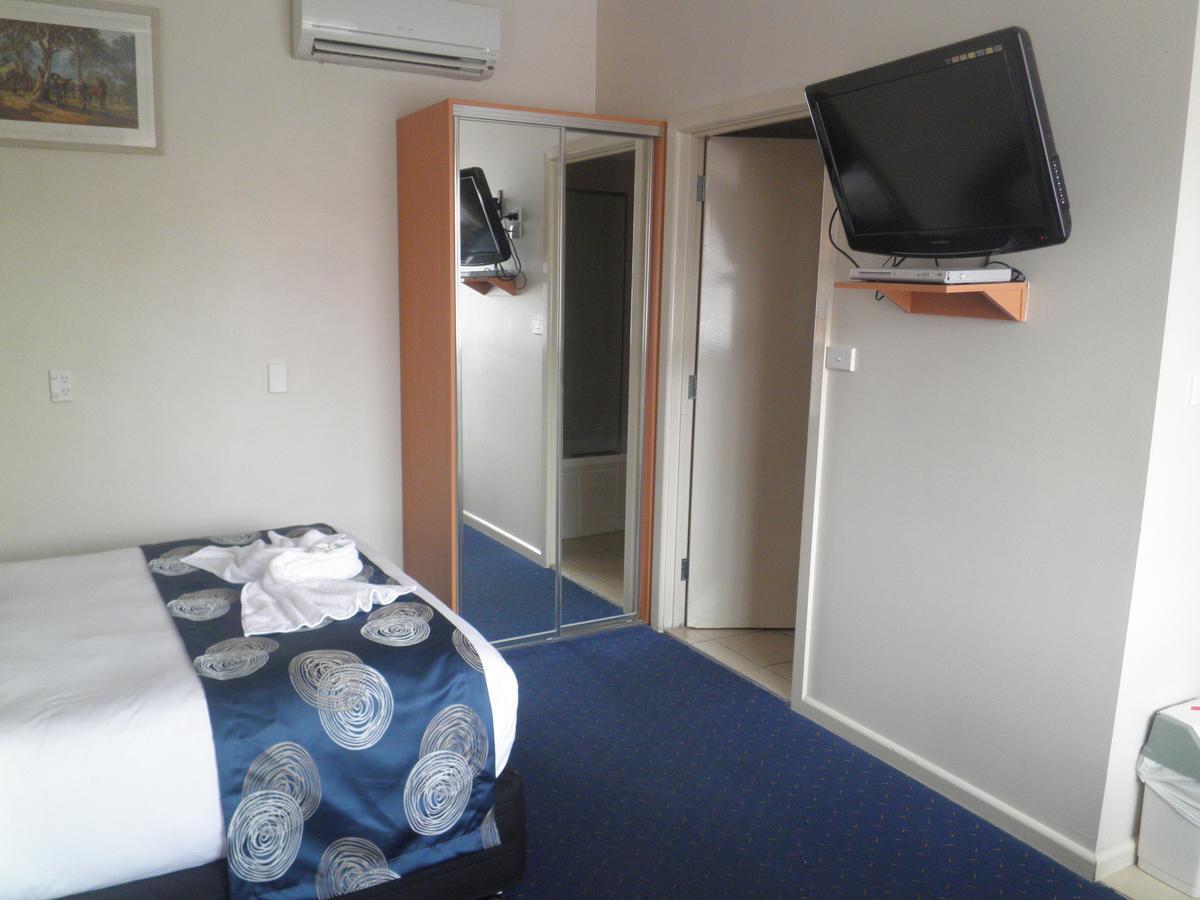 Poet'S Recall Motel Gundagai Bagian luar foto