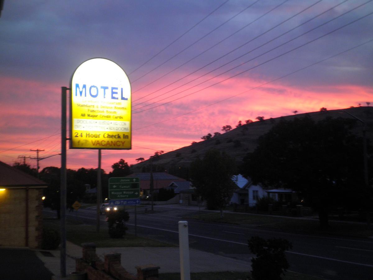 Poet'S Recall Motel Gundagai Bagian luar foto