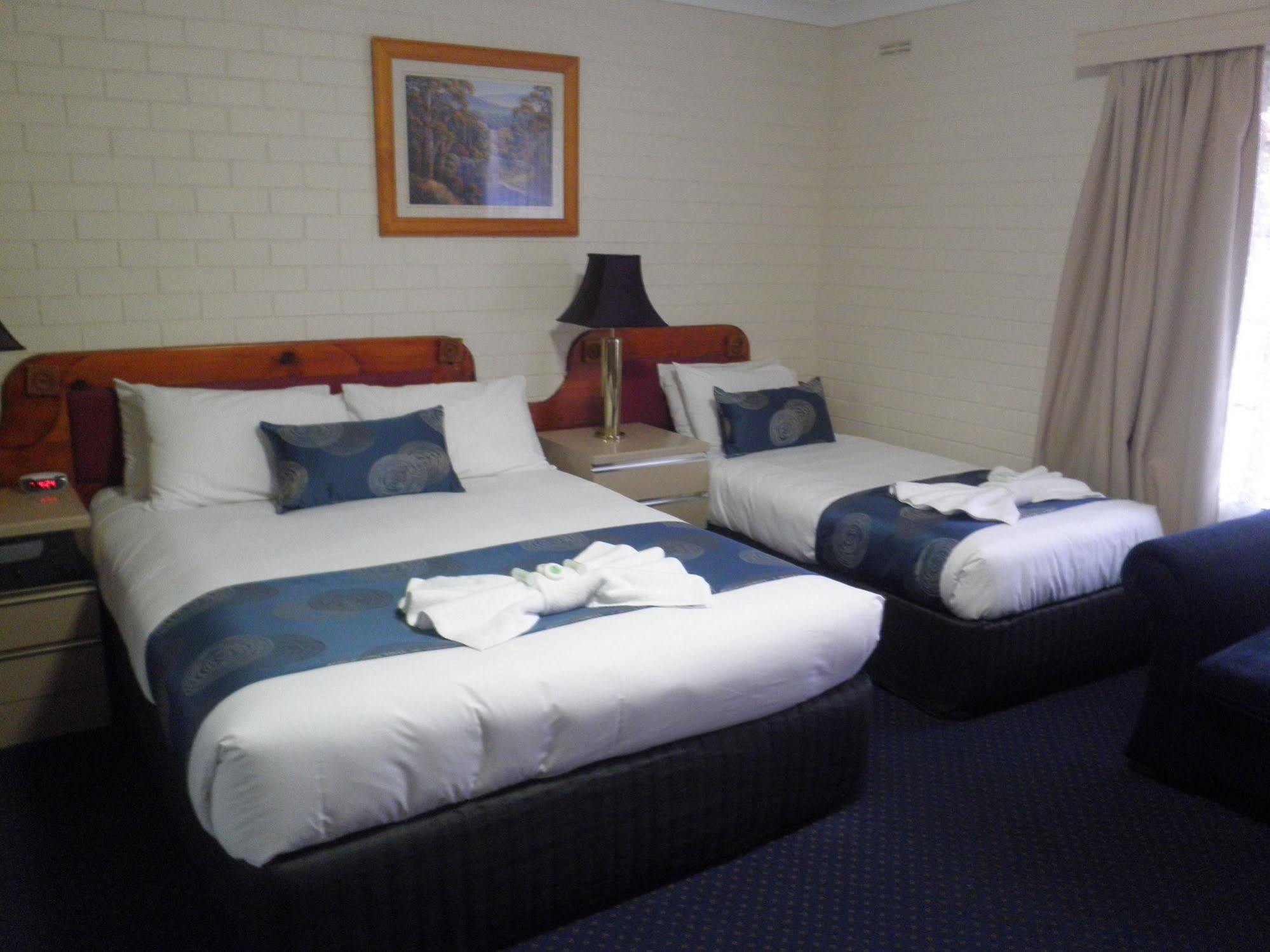 Poet'S Recall Motel Gundagai Bagian luar foto