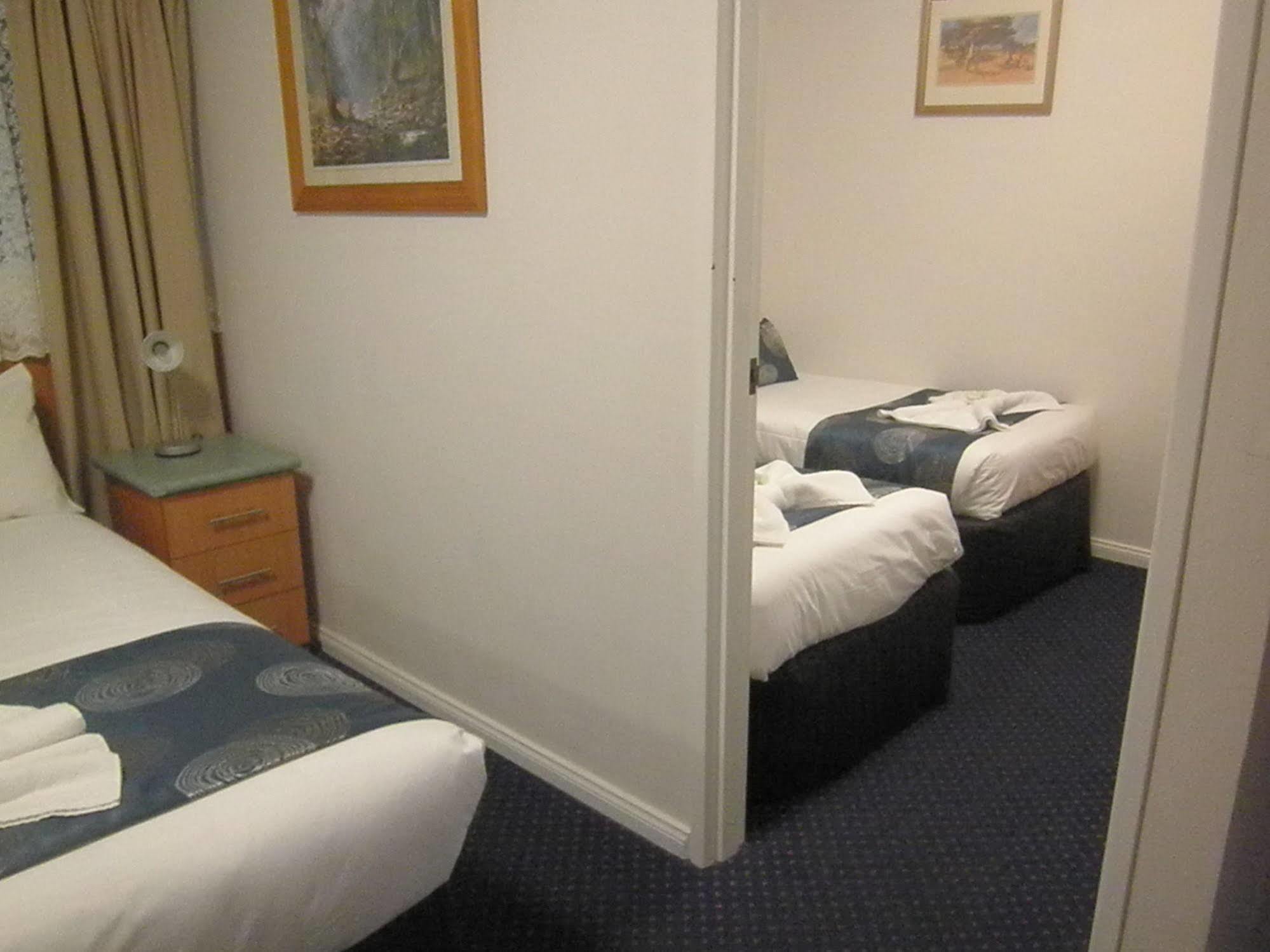 Poet'S Recall Motel Gundagai Bagian luar foto